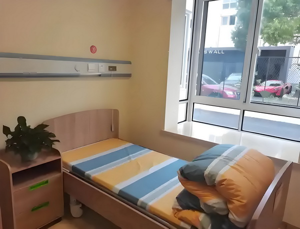 深户入户预约_不会唱歌却开演唱会，58岁的郑伊健消费情怀？ 一辆野猪撞上快车城际